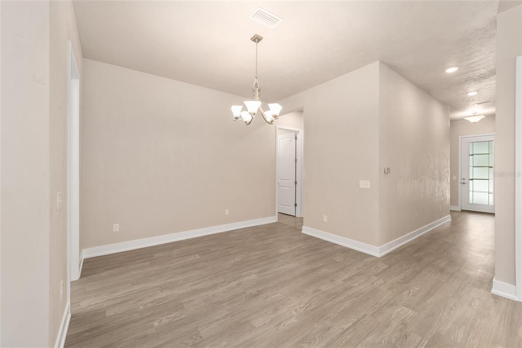 Active With Contract: $365,000 (3 beds, 2 baths, 1640 Square Feet)