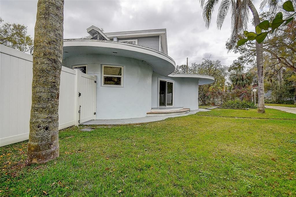 На продажу: $565,000 (2 спален, 2 ванн, 2039 Квадратных фут)