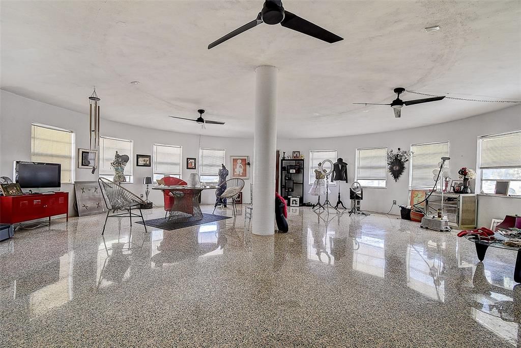 На продажу: $565,000 (2 спален, 2 ванн, 2039 Квадратных фут)