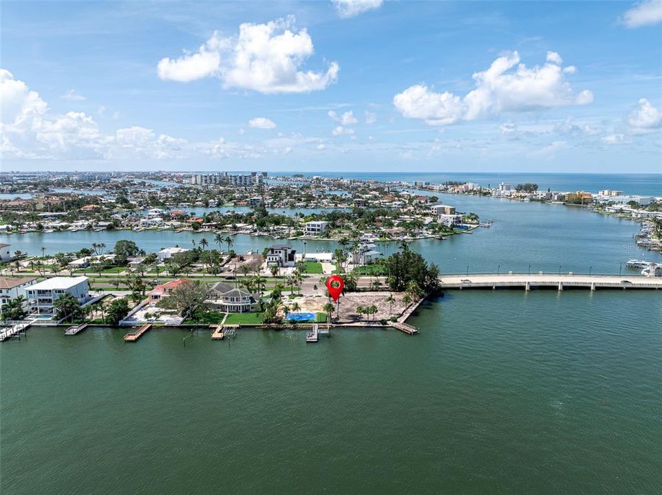 待售: $3,500,000 (0.70 acres)