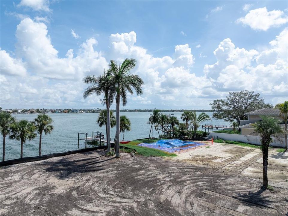 待售: $3,500,000 (0.70 acres)