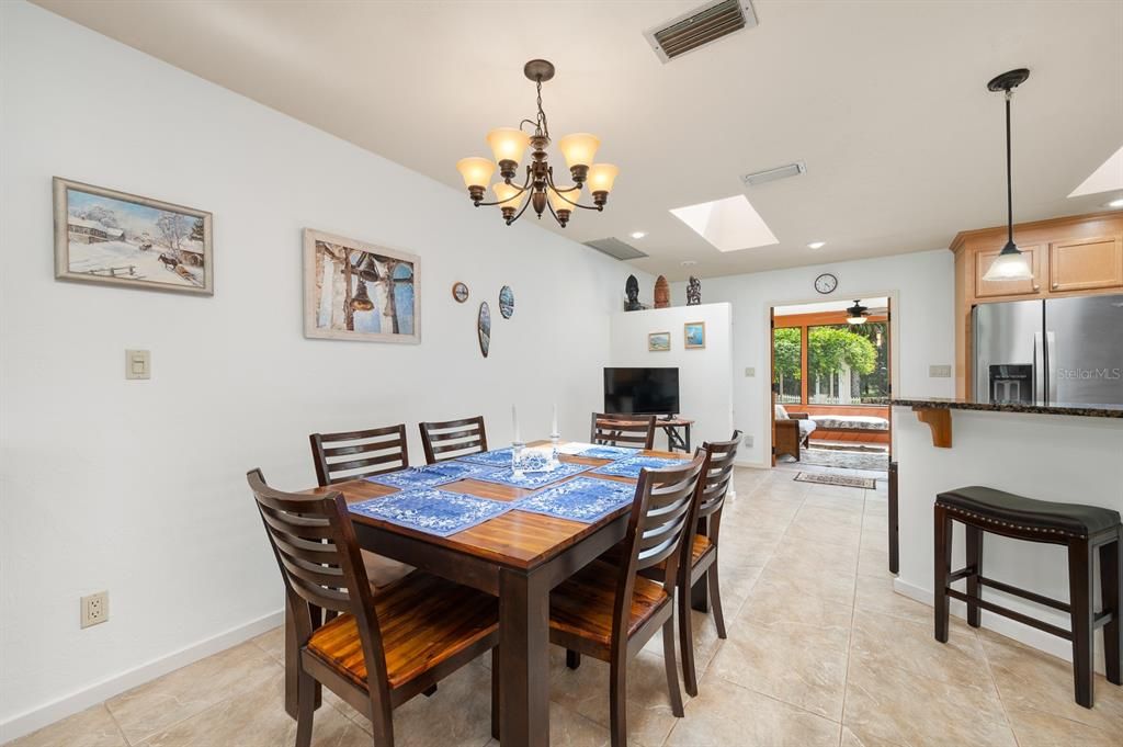 待售: $725,000 (3 贝兹, 3 浴室, 2840 平方英尺)