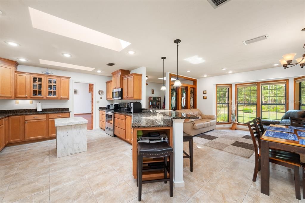 待售: $725,000 (3 贝兹, 3 浴室, 2840 平方英尺)