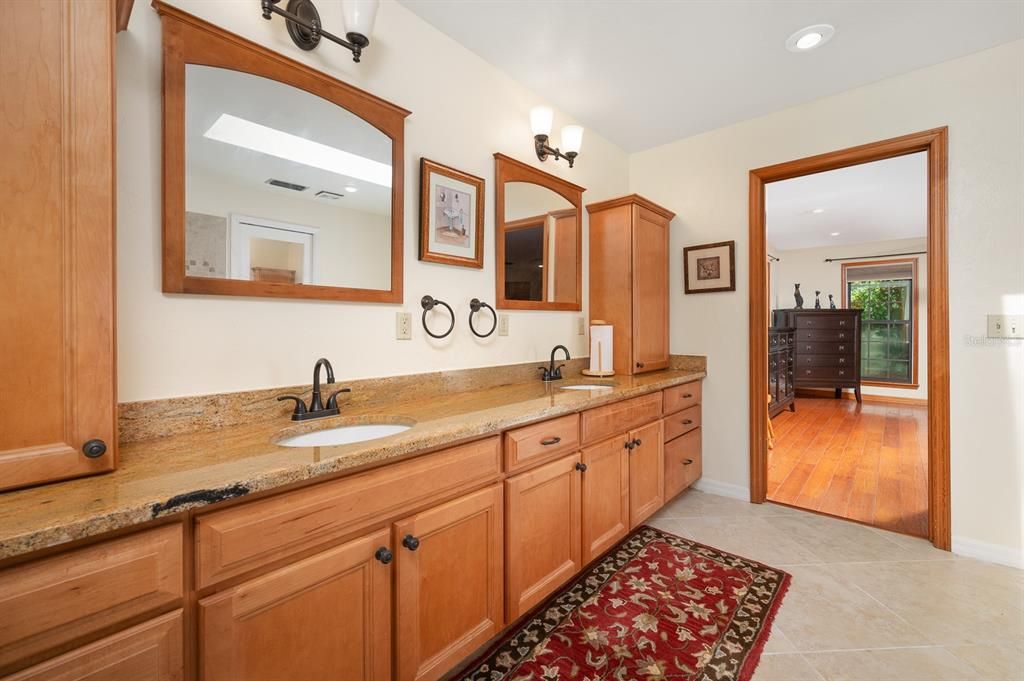 待售: $725,000 (3 贝兹, 3 浴室, 2840 平方英尺)