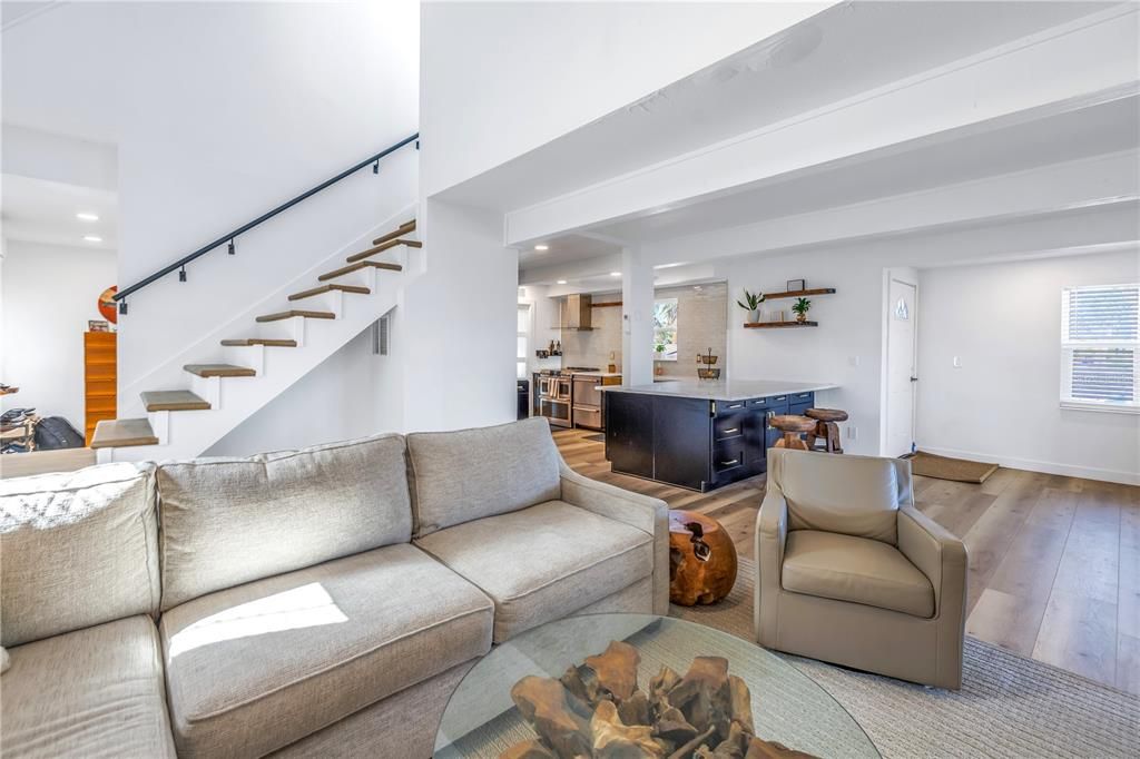 For Rent: $13,000 (3 beds, 2 baths, 1690 Square Feet)