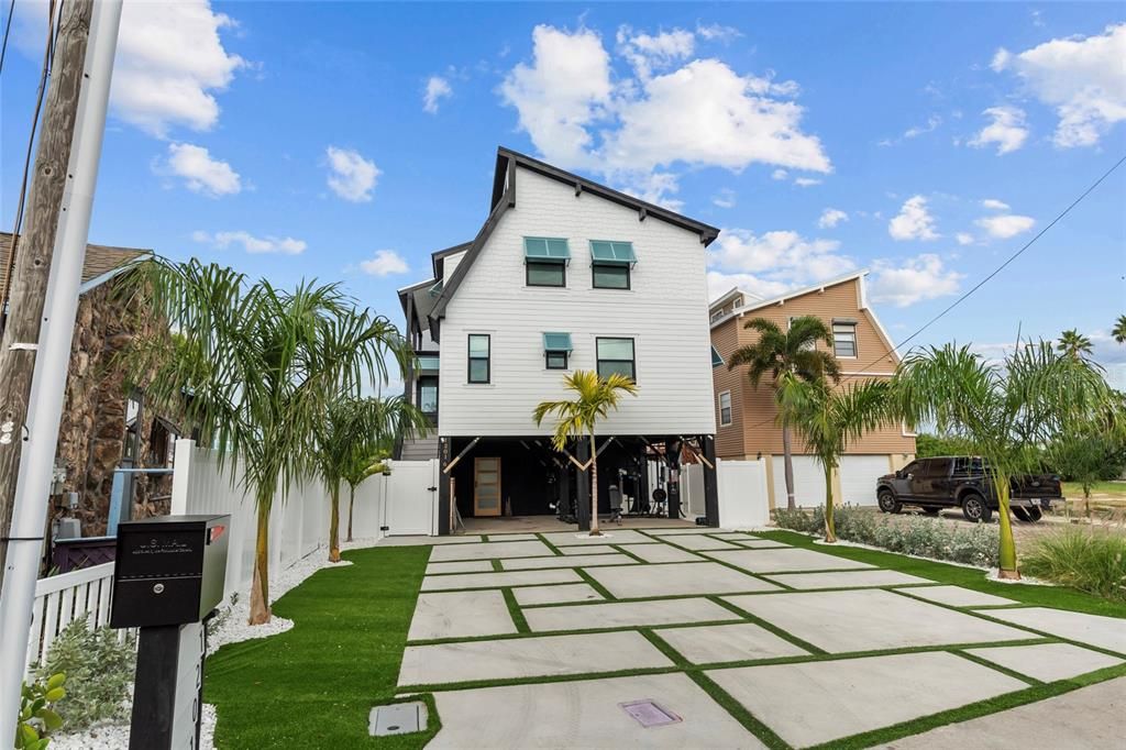 For Rent: $13,000 (3 beds, 2 baths, 1690 Square Feet)