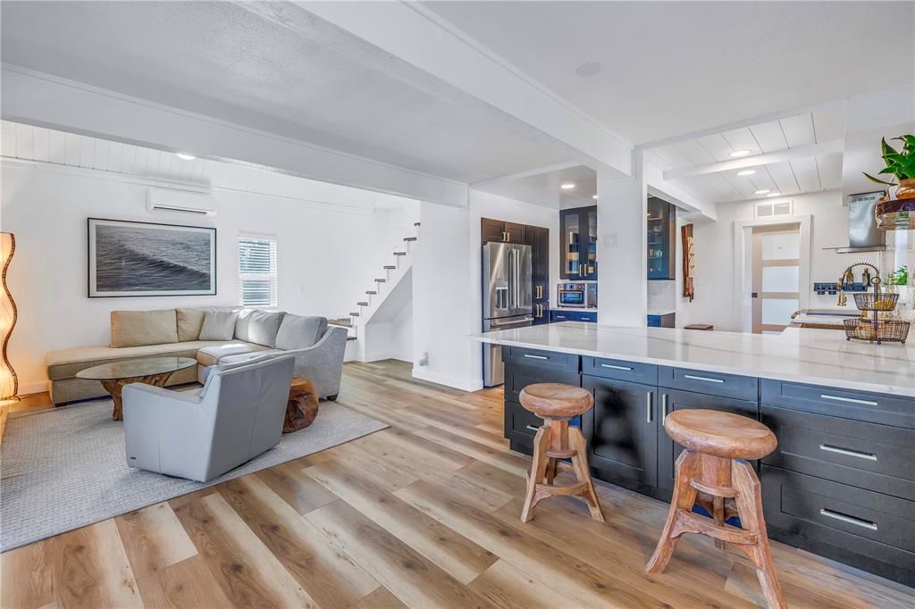 For Rent: $13,000 (3 beds, 2 baths, 1690 Square Feet)