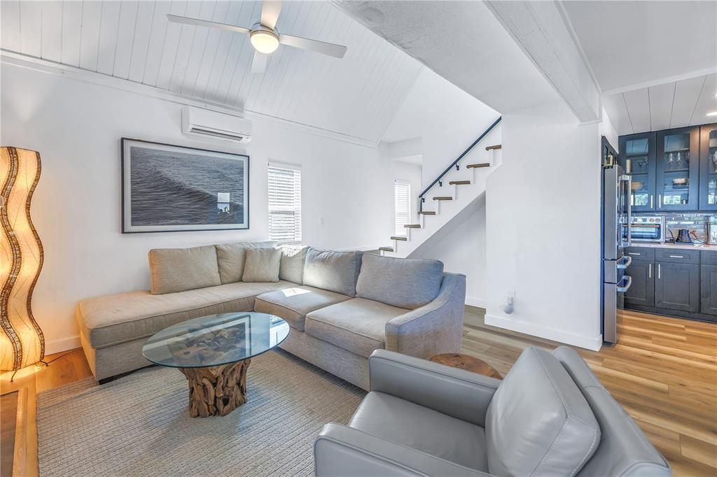 For Rent: $13,000 (3 beds, 2 baths, 1690 Square Feet)