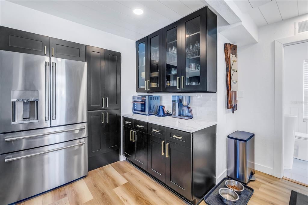 For Rent: $13,000 (3 beds, 2 baths, 1690 Square Feet)