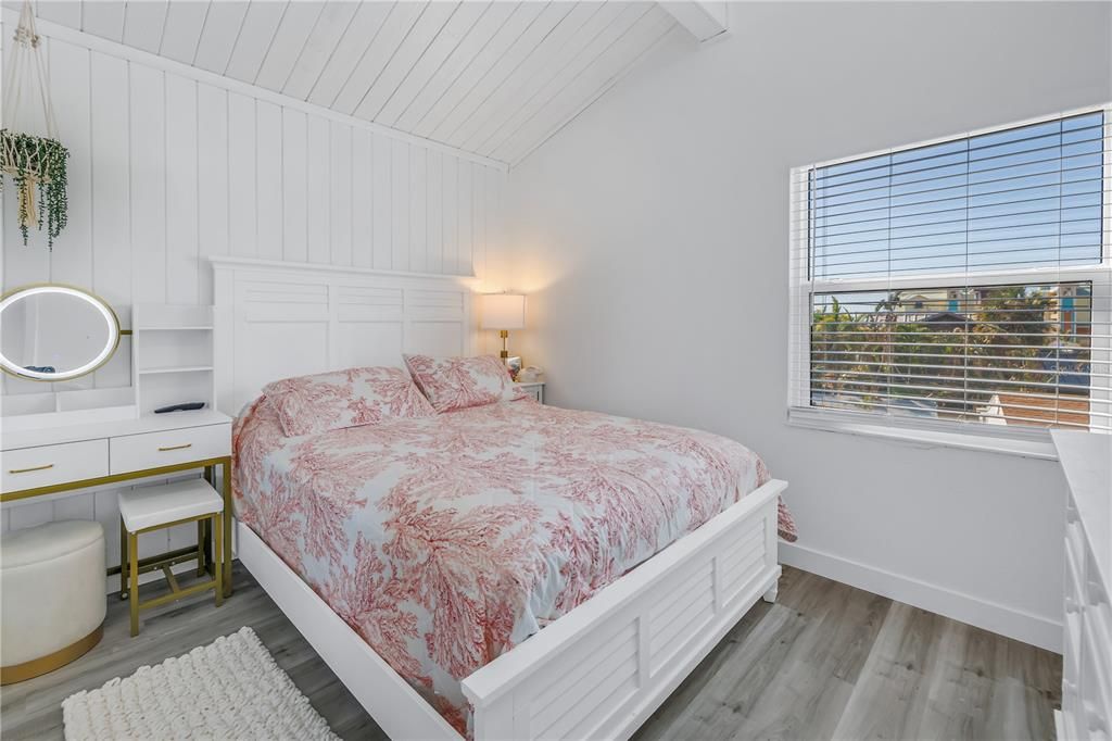 For Rent: $13,000 (3 beds, 2 baths, 1690 Square Feet)