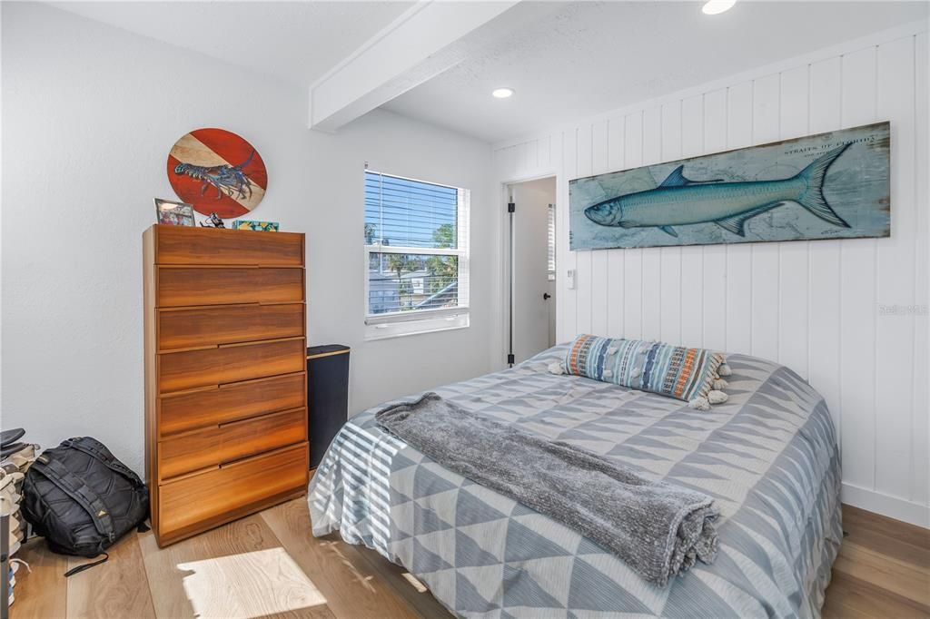 For Rent: $13,000 (3 beds, 2 baths, 1690 Square Feet)