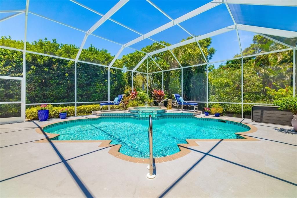 Activo con contrato: $1,074,900 (3 camas, 3 baños, 3174 Pies cuadrados)