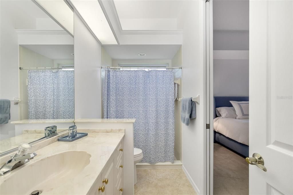 Activo con contrato: $1,074,900 (3 camas, 3 baños, 3174 Pies cuadrados)