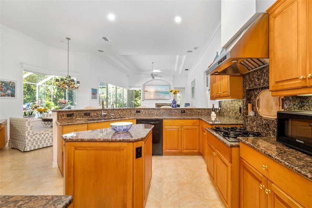 Activo con contrato: $1,074,900 (3 camas, 3 baños, 3174 Pies cuadrados)