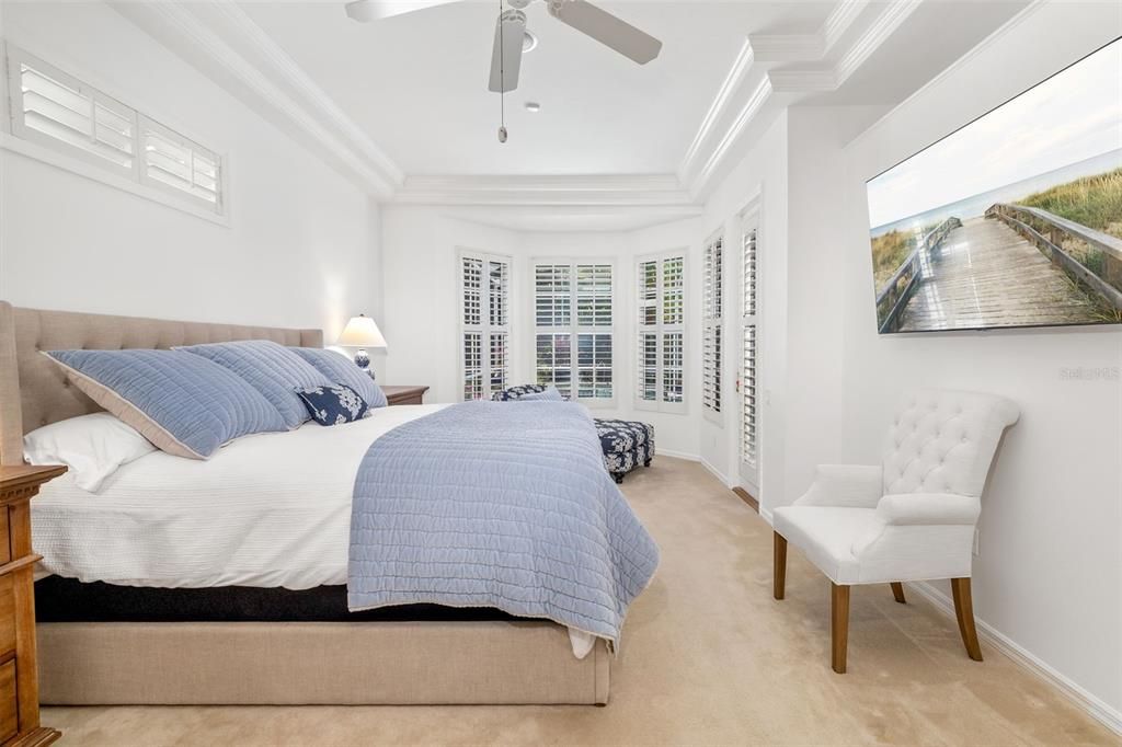 Activo con contrato: $1,074,900 (3 camas, 3 baños, 3174 Pies cuadrados)