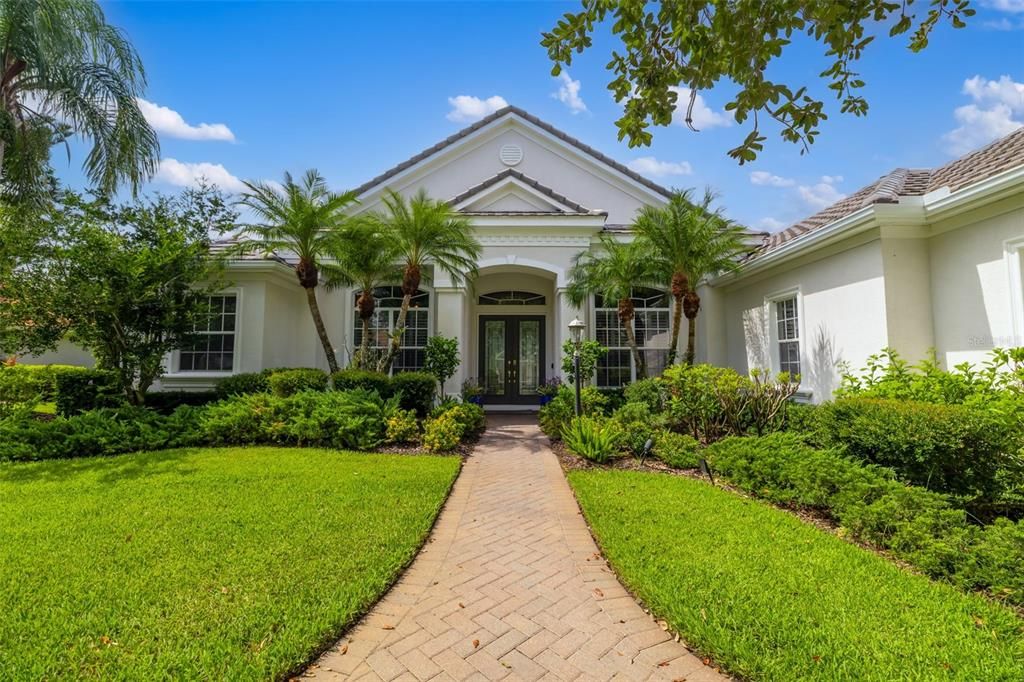 Activo con contrato: $1,074,900 (3 camas, 3 baños, 3174 Pies cuadrados)