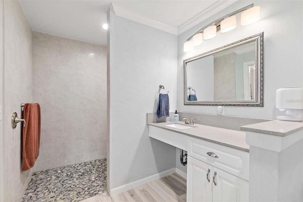 En Venta: $990,000 (6 camas, 4 baños, 6286 Pies cuadrados)