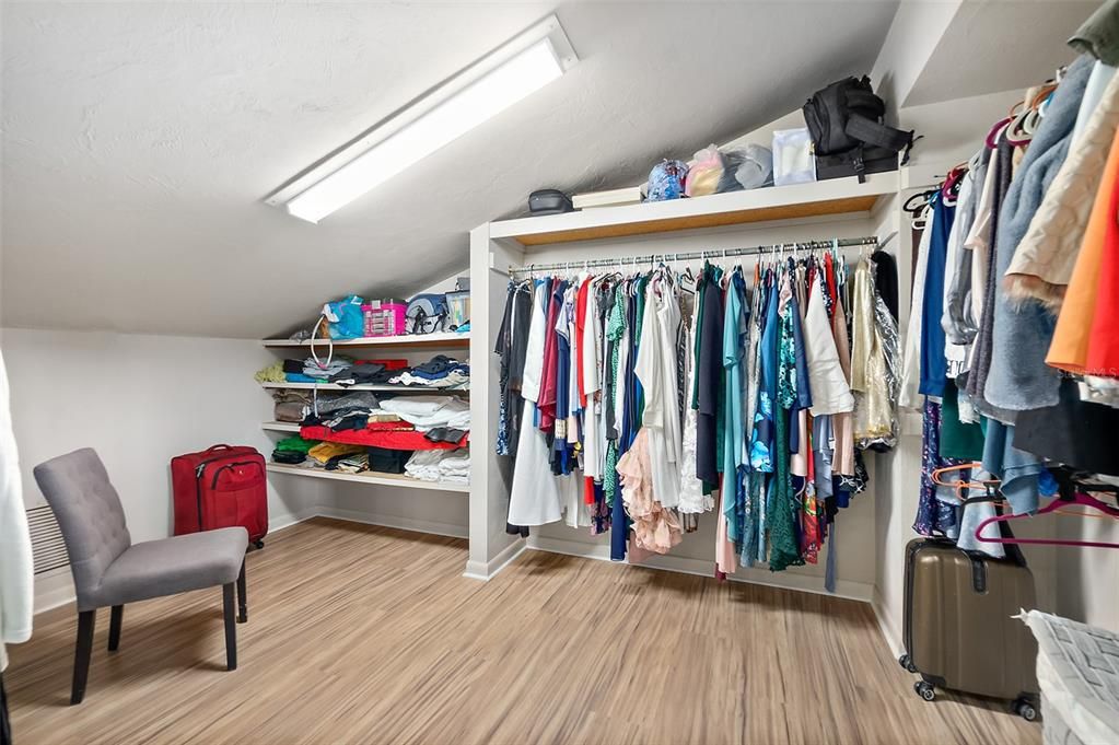 En Venta: $990,000 (6 camas, 4 baños, 6286 Pies cuadrados)