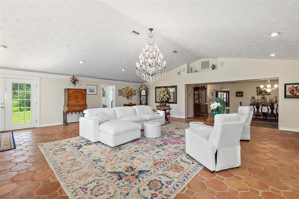 En Venta: $990,000 (6 camas, 4 baños, 6286 Pies cuadrados)