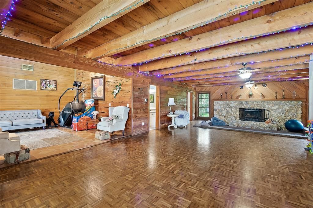 En Venta: $990,000 (6 camas, 4 baños, 6286 Pies cuadrados)