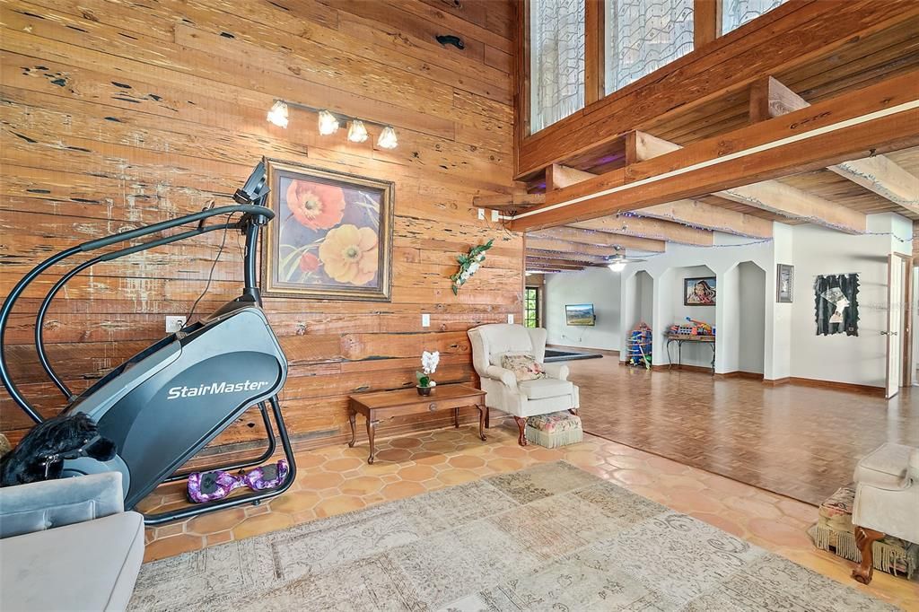 En Venta: $990,000 (6 camas, 4 baños, 6286 Pies cuadrados)