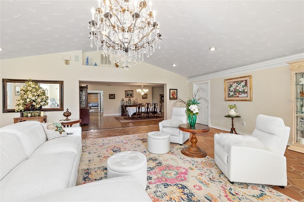 En Venta: $990,000 (6 camas, 4 baños, 6286 Pies cuadrados)