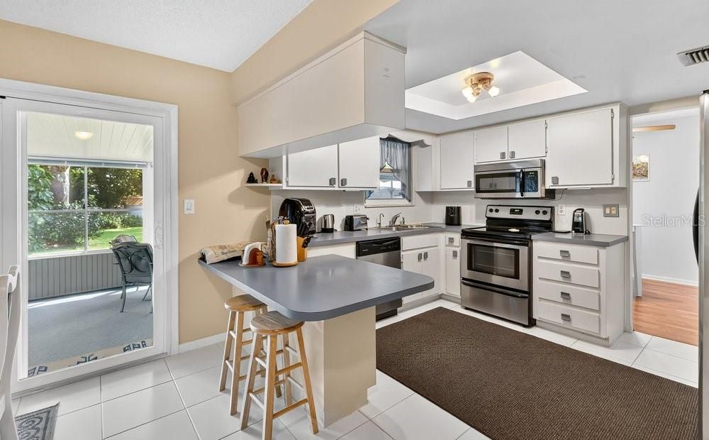 For Sale: $375,000 (3 beds, 2 baths, 2337 Square Feet)