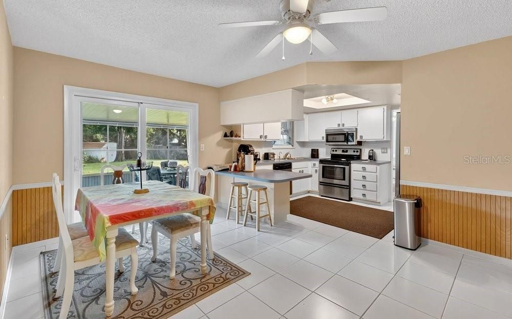 For Sale: $375,000 (3 beds, 2 baths, 2337 Square Feet)