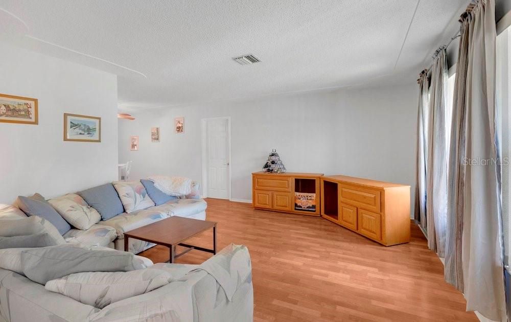 For Sale: $375,000 (3 beds, 2 baths, 2337 Square Feet)