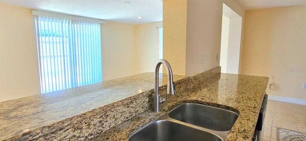 На продажу: $257,500 (3 спален, 2 ванн, 1542 Квадратных фут)