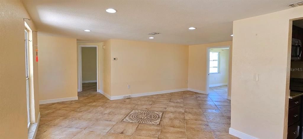 На продажу: $257,500 (3 спален, 2 ванн, 1542 Квадратных фут)