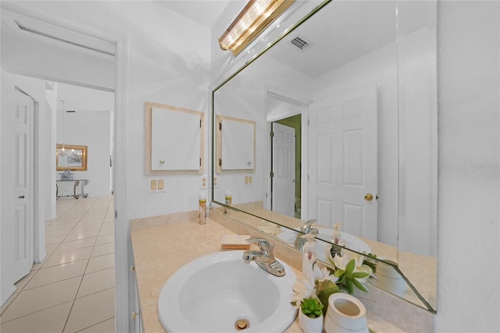 Под контрактом: $394,900 (3 спален, 2 ванн, 1924 Квадратных фут)