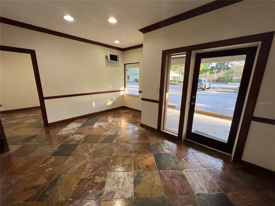 待售: $27,708 (0 贝兹, 0 浴室, 1327 平方英尺)