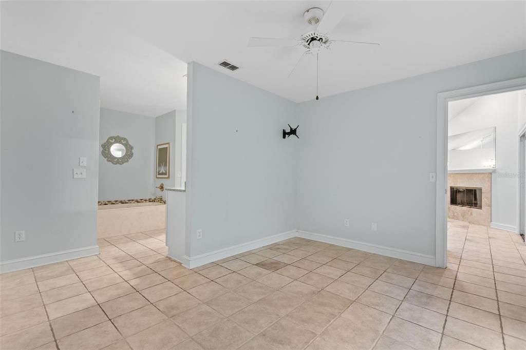 En Venta: $625,000 (3 camas, 2 baños, 2109 Pies cuadrados)