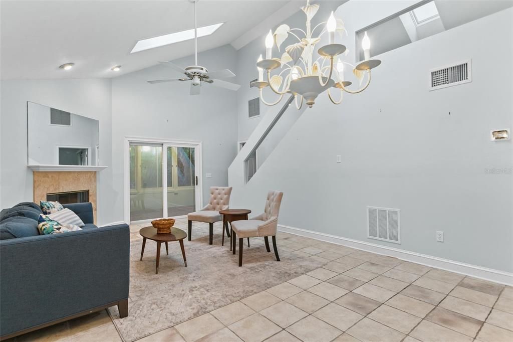 En Venta: $625,000 (3 camas, 2 baños, 2109 Pies cuadrados)
