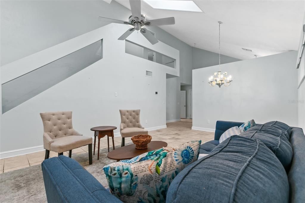 En Venta: $625,000 (3 camas, 2 baños, 2109 Pies cuadrados)