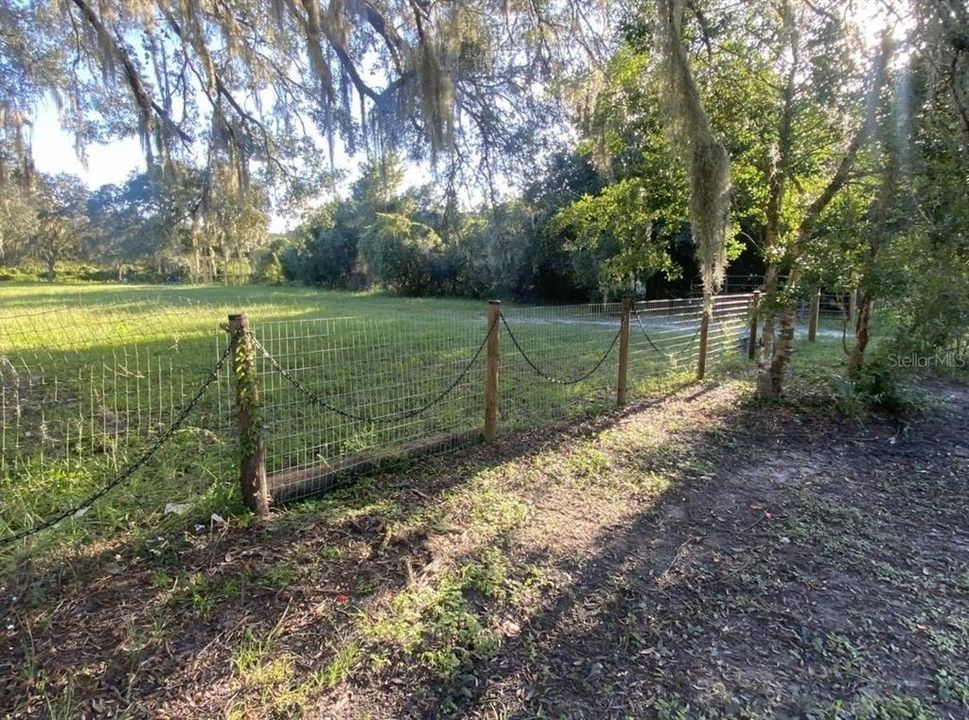 En Venta: $99,900 (1.01 acres)