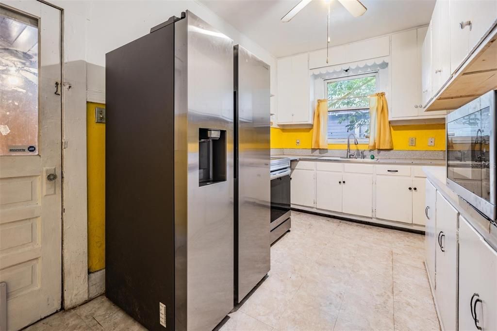 Activo con contrato: $275,000 (2 camas, 1 baños, 1200 Pies cuadrados)