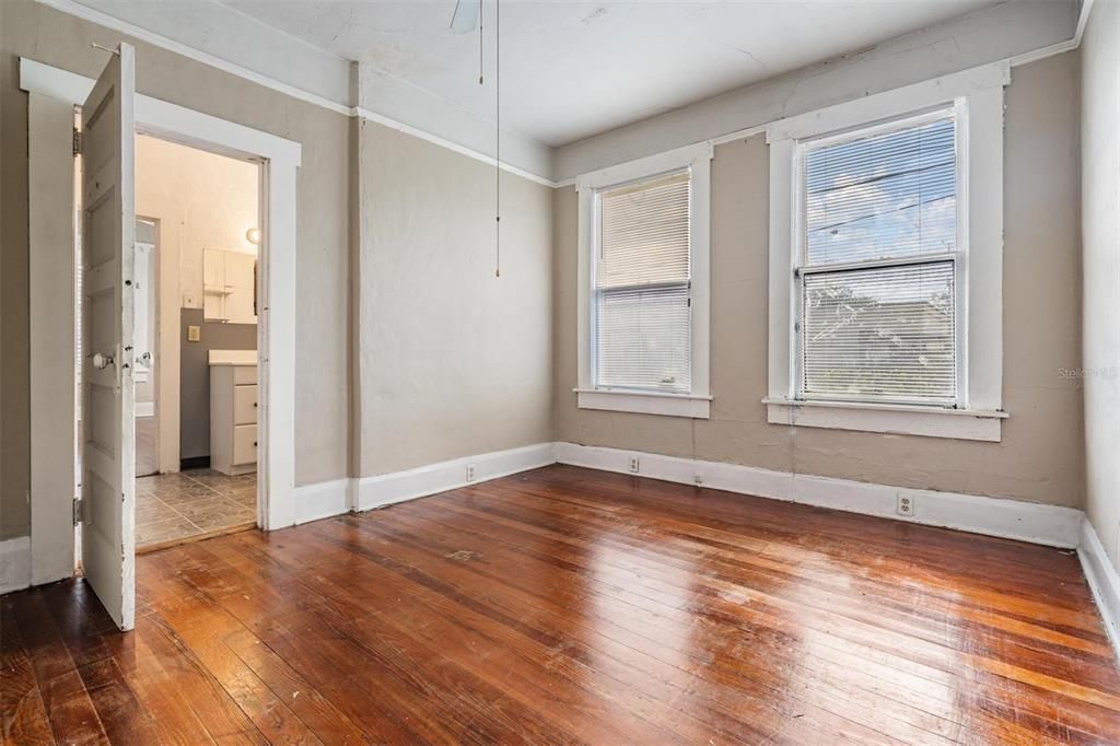 Activo con contrato: $275,000 (2 camas, 1 baños, 1200 Pies cuadrados)