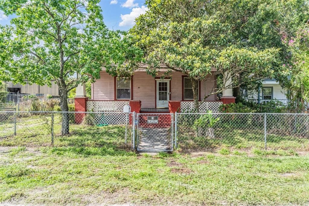 Activo con contrato: $275,000 (2 camas, 1 baños, 1200 Pies cuadrados)