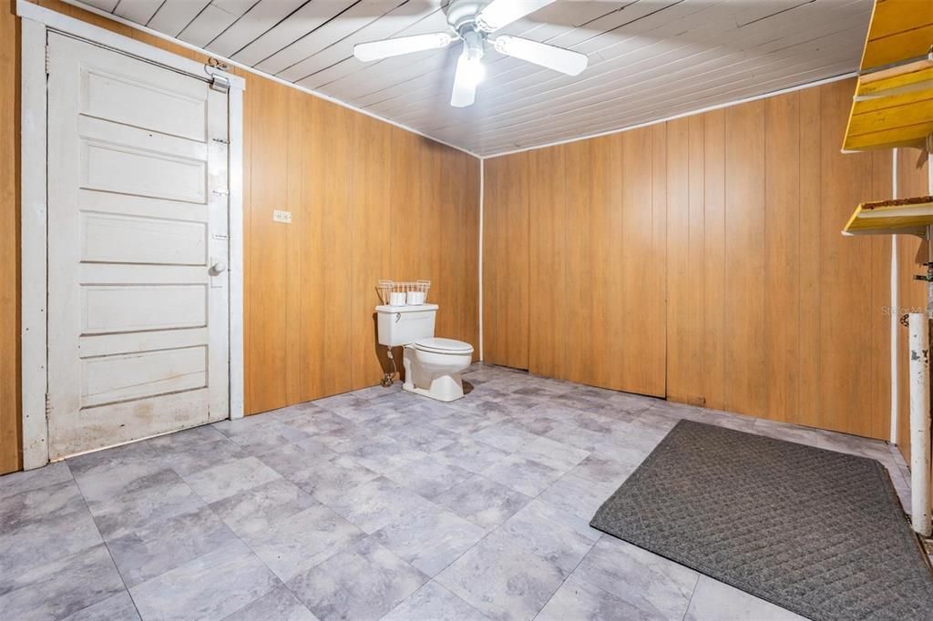 Activo con contrato: $275,000 (2 camas, 1 baños, 1200 Pies cuadrados)