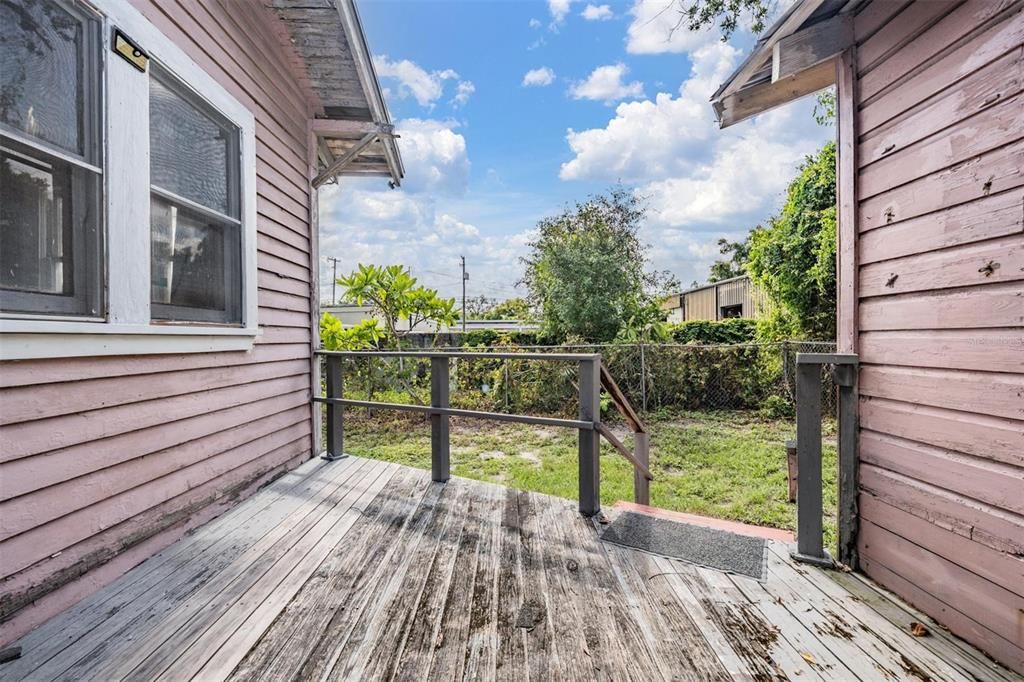 Activo con contrato: $275,000 (2 camas, 1 baños, 1200 Pies cuadrados)