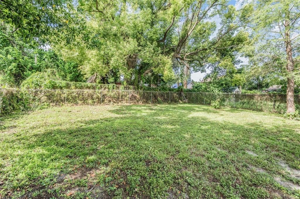 Activo con contrato: $275,000 (2 camas, 1 baños, 1200 Pies cuadrados)