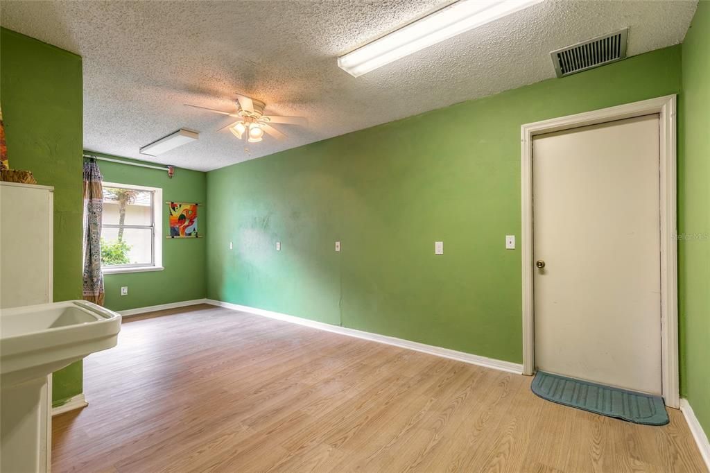 Active With Contract: $399,000 (3 beds, 2 baths, 2701 Square Feet)