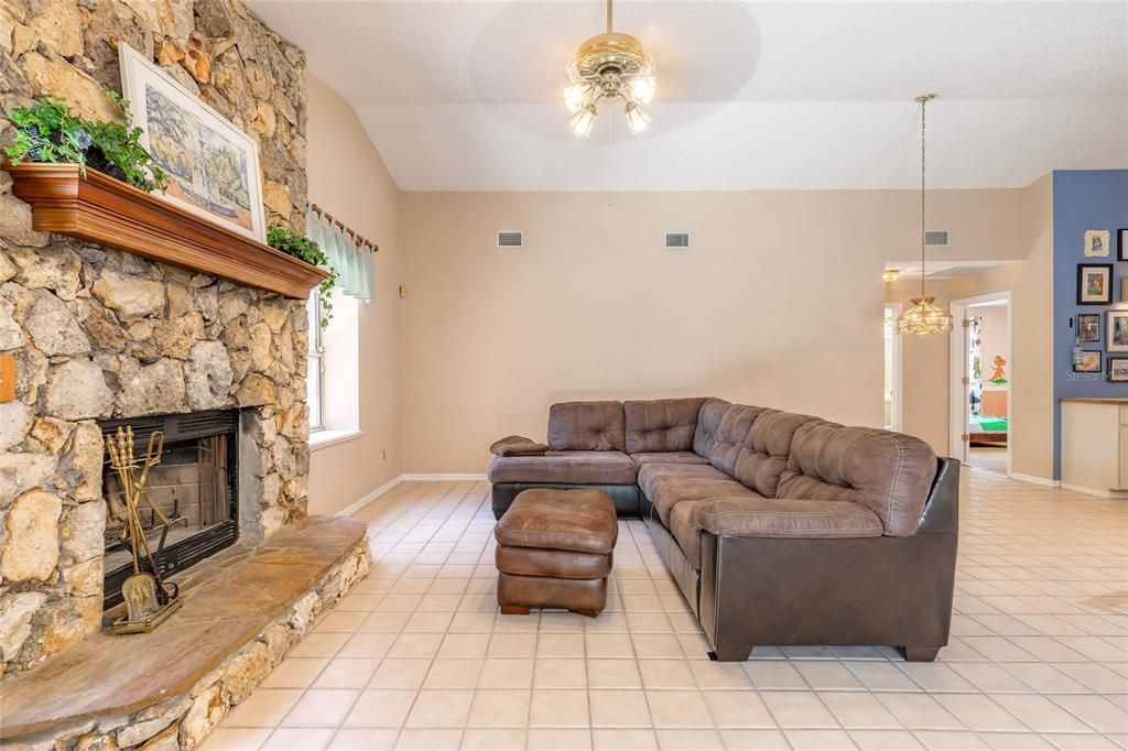 Active With Contract: $399,000 (3 beds, 2 baths, 2701 Square Feet)