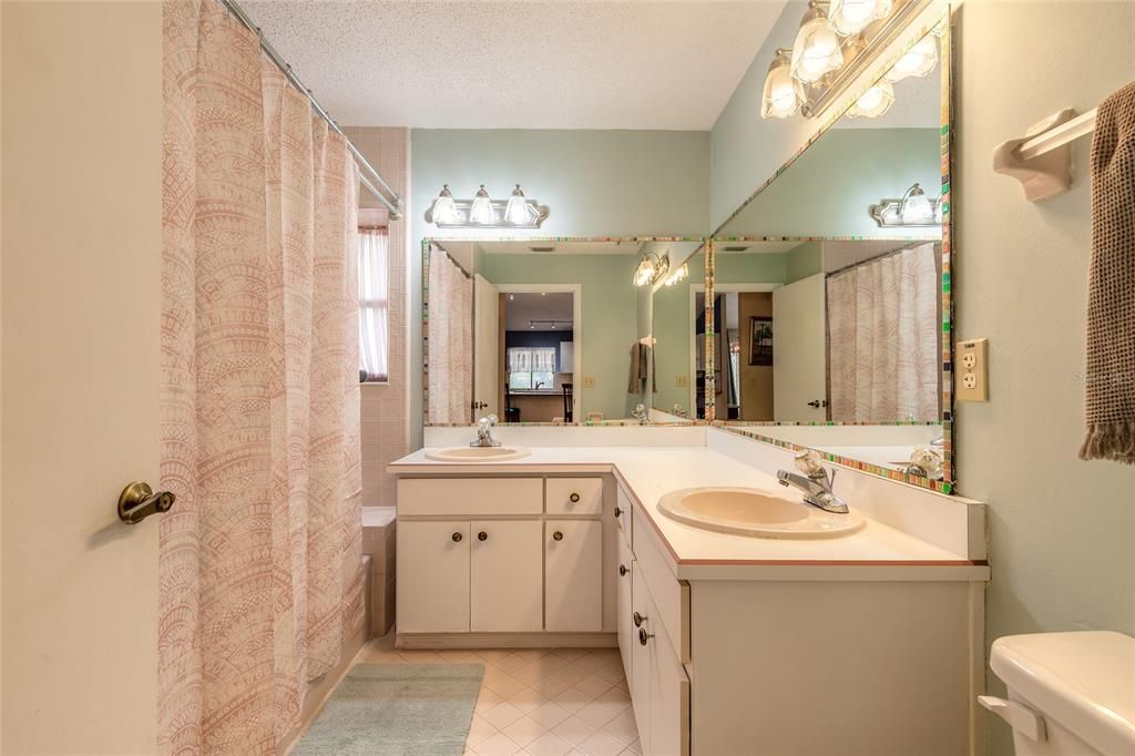 Active With Contract: $399,000 (3 beds, 2 baths, 2701 Square Feet)