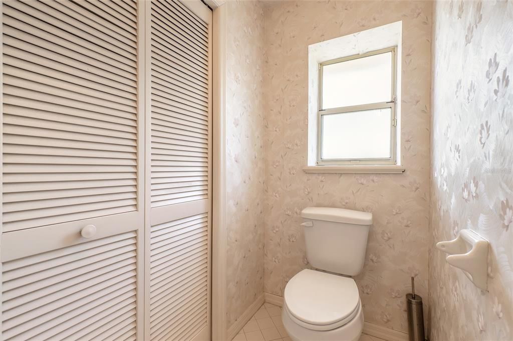 Active With Contract: $399,000 (3 beds, 2 baths, 2701 Square Feet)