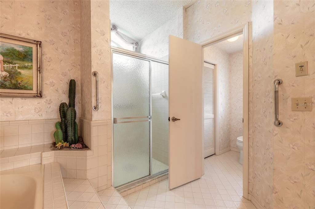 Active With Contract: $399,000 (3 beds, 2 baths, 2701 Square Feet)