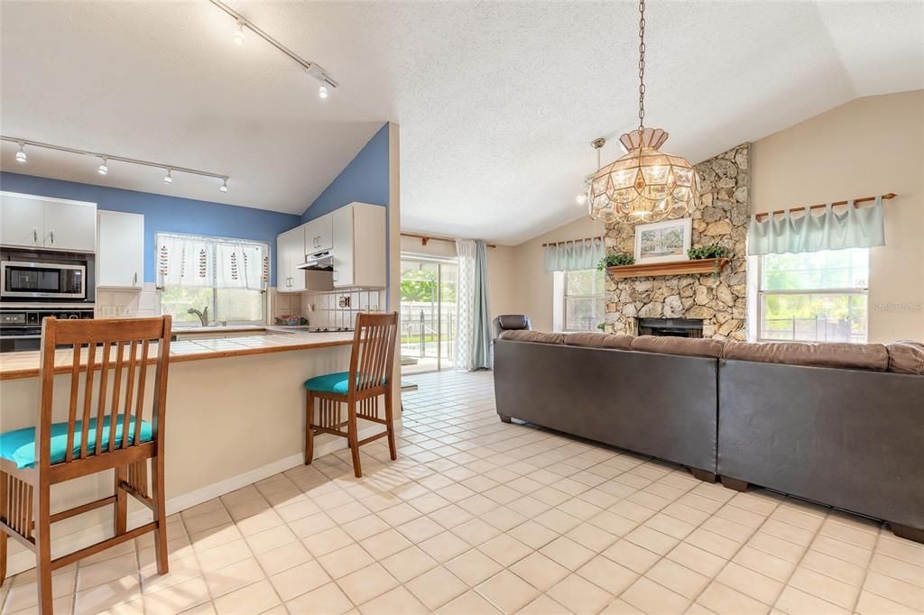 Active With Contract: $399,000 (3 beds, 2 baths, 2701 Square Feet)