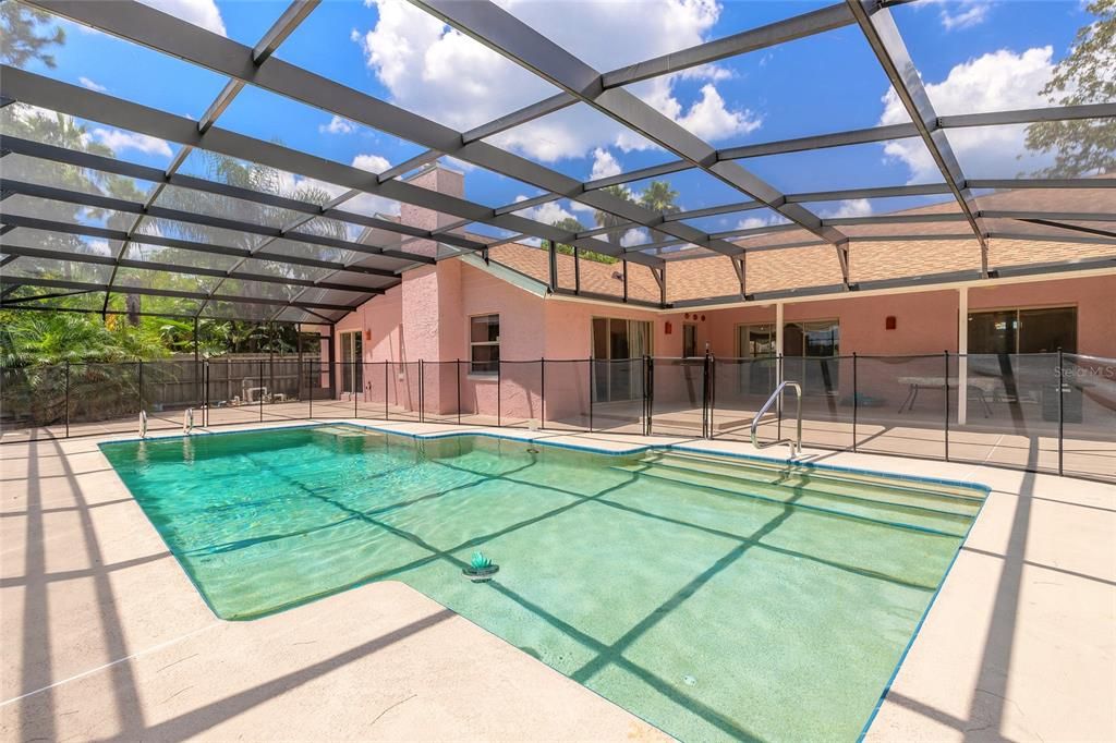 Active With Contract: $399,000 (3 beds, 2 baths, 2701 Square Feet)